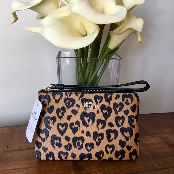 COACH Corner Zip Wristlet in Wild Hearts Print - Picture 7 of 7